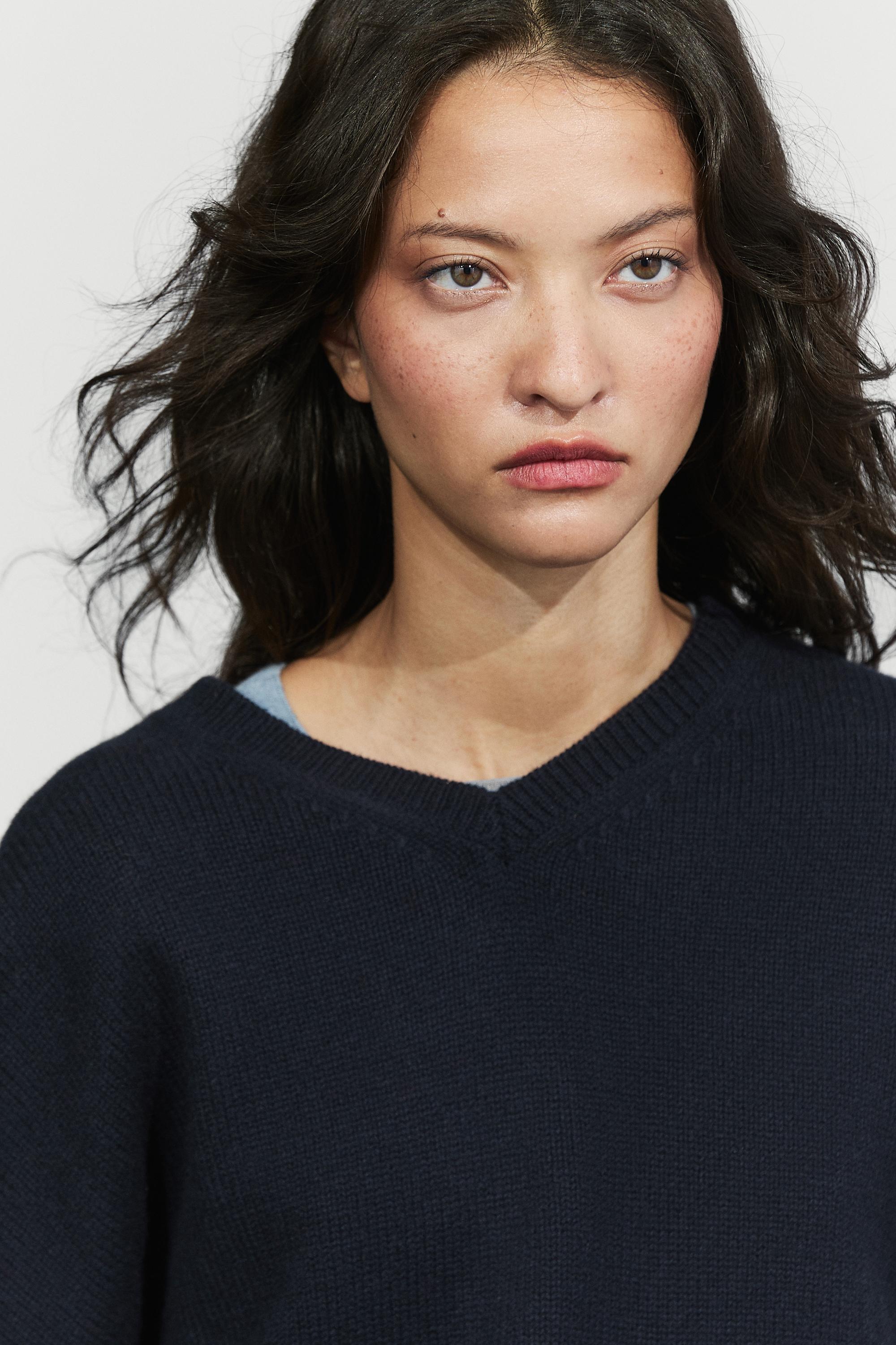 100% wool oversize knit sweater